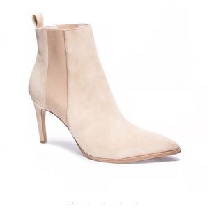 42Gold Kensington suede camel color booties size 9.5